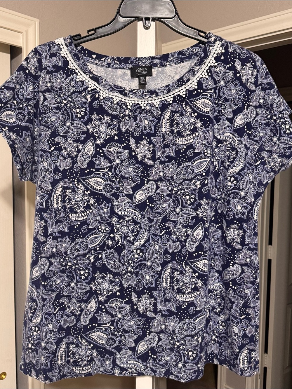 Jones New York Navy and White Paisley Scoop Neck Tee